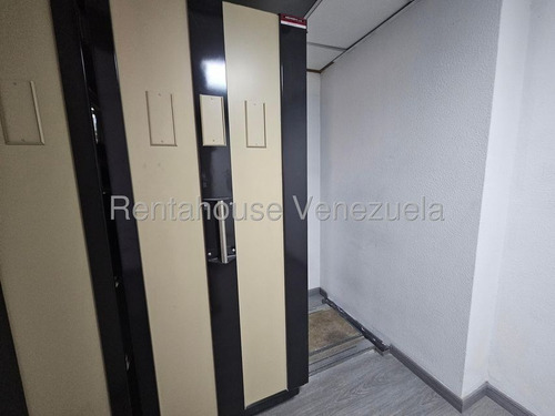 Oficina Comercial En Venta Campo Alegre Mls #25-24716 Bm