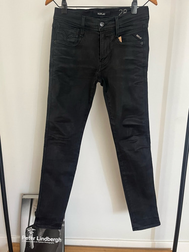 Jeans Negro Basico Replay Talle M No Hugo Boss Rochas (Usado)