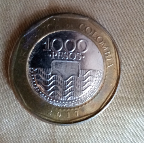 Moneda De 1000 Colombiana Con Defecto Tortuga 