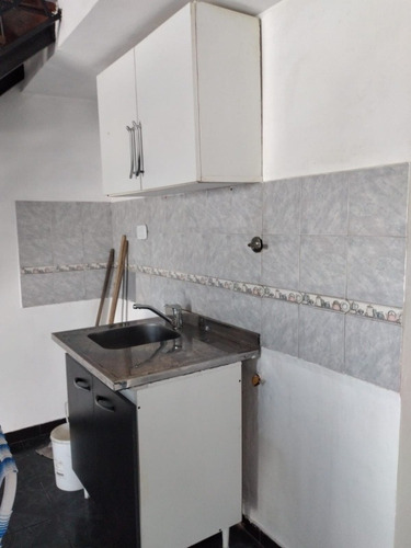 Imagen 4 de 11 de Duplex 2 Ambientes. Primer Piso, Amplio Luminoso. Venta. La Tablada