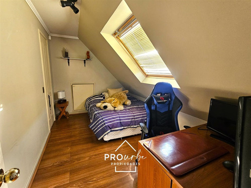 Amplia Casa Con Terraza Cerrada En Excelente Ubicación