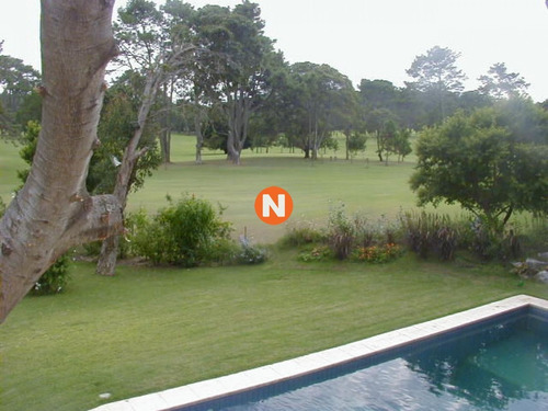 Casa En Venta, Golf, Punta Del Este, 5 Dormitorios.- Ref: 205482