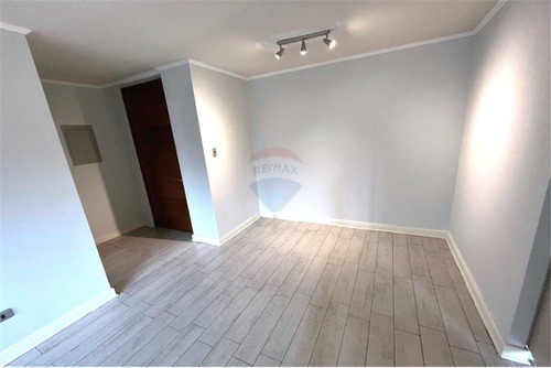 Recién Rebajado!. Depto En Primer Piso, Macul