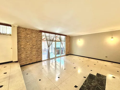 Casa En Prados Del Este (5h/5b/5pe)
