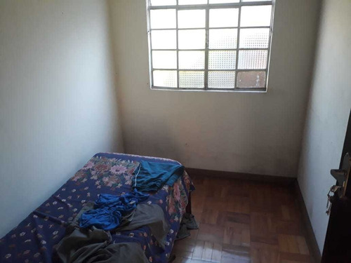 Casa Em Baependi Sul De Minas , Terra De Nhá Chica , Casa Com 03 Quartos , Porão , Galinheiro , Lavanderia. - 285