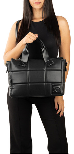Bolsa Tote Cloe Para Mujer Diseño Acolchado Con Parche Color Negro