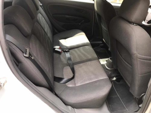Fiat Punto 1.4 Attractive 2011/2012 Manual