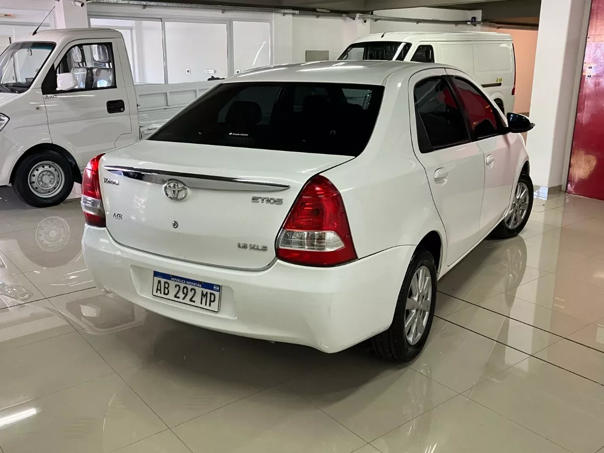 Toyota Etios 1.5 Xls