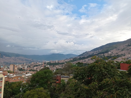 Vendo Apartamento En La Milagrosa, Medellín 