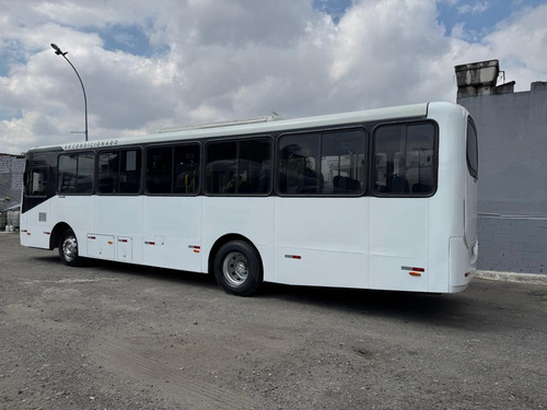 Caio Apache Ano 2021/22 Mercedes,1519 Com 38 Lugares