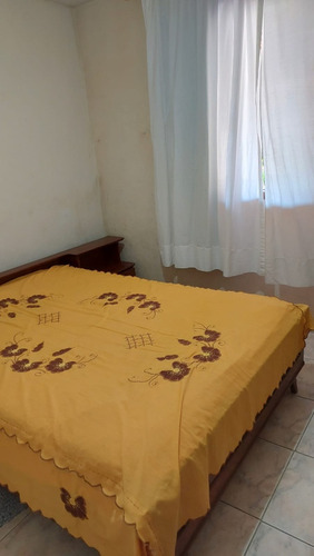 Vende-se Casa 300m Do Mar, Ampla