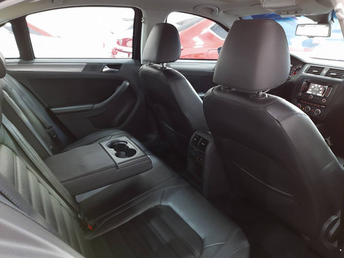 Volkswagen Jetta 2.0 Tsi Highline 211cv Gasolina 4p