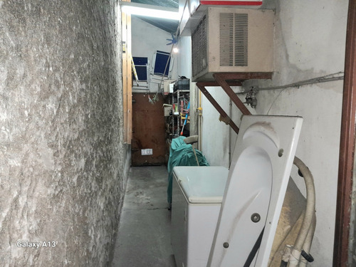 Casa Con Cochera, Local, Fondo Libre Con Pileta