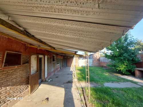 Venta Casa, Salon Comercial Y Gran Terreno Coronda