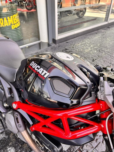 Imagen 22 de 25 de Ducati Monster 796