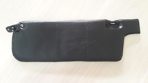 Imagem 3 de 3 de Par Quebra Sol Passat 86 Preto C Espelho E Bolsa