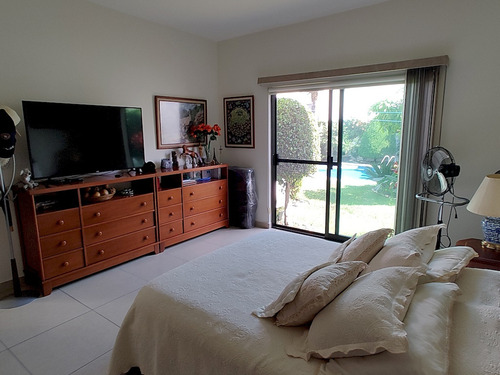 Casa Residencia En Venta En Lomas De Jiutepec.