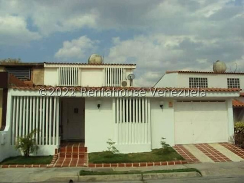  Al/ Amplia  Casa En Venta. La Rosaleda Barquisimeto  Lara, Venezuela, Arnaldo López /  5 Dormitorios  4 Baños  350 M² 