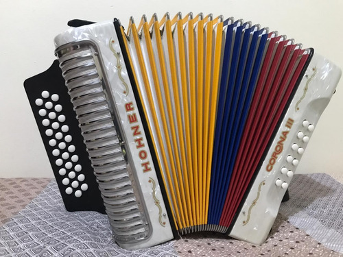 Imagen 1 de 1 de Acordeón Hohner Corona 3 Original