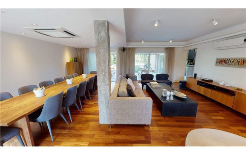 Imagen 6 de 30 de Casa En Venta En Olivos Con Pileta Y Jardin