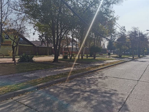 Casa En Venta De 5 Dorm. En La Florida