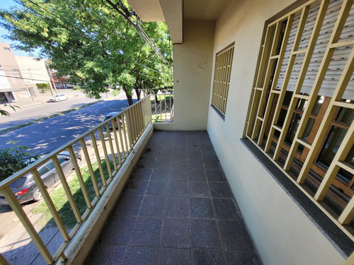 Avellaneda 2500 - Casa En Venta De 3 Dormitorios Planta Alta - Rosario Bella Vista