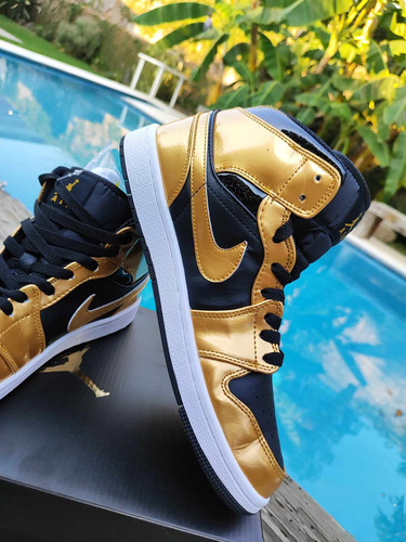 Nike Jordan 1 Mid Dorado