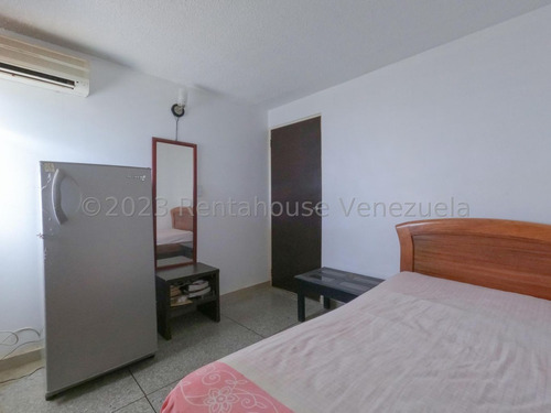 Imagen 12 de 30 de Apartamento En Venta En La Mora Cabudare Lara ++23-18961 */m.e.c - R-a-h N° +0-4-2-4- 5.5.6. 5.7. 5.9 *--**