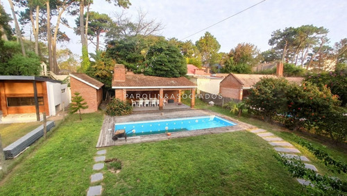 Muy Linda Casa En Lugano- Ref: 2315