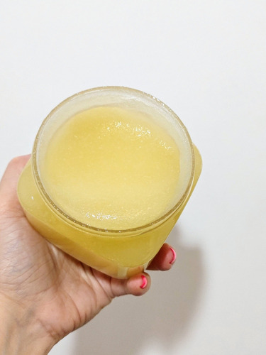 Exfoliante Corporal de Azúcar de Manteca de Karité con Limón Caramelizado Tree Hut