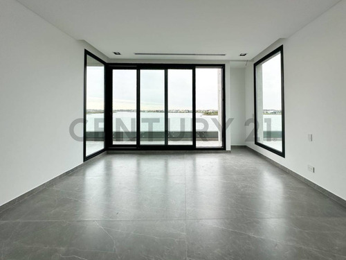 Venta Casa En Marinas Al Lago , Espectacular