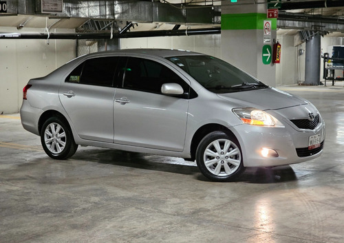 Toyota Yaris 1.5 Premium Sedan At