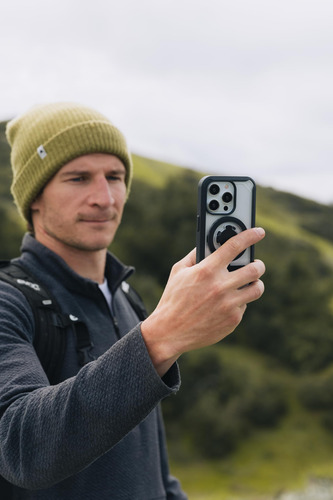 Capa Rokform Crystal Series Magnetic Clear Para iPhone 15 Pr