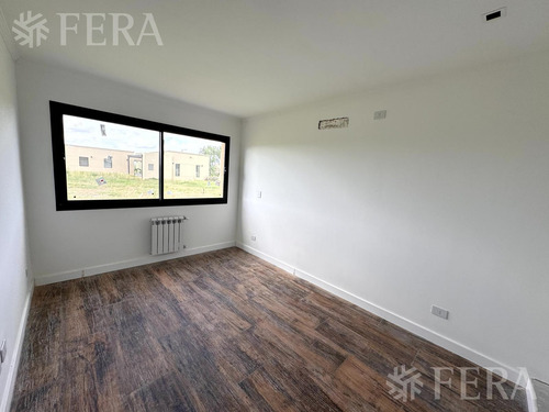 Venta Casa 4 Ambientes Con Piscina Campos De Roca - Brandsen