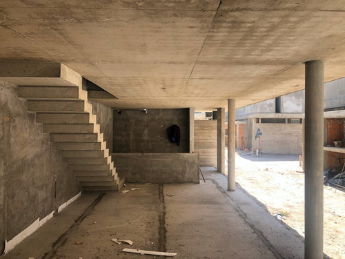 Imagen 6 de 22 de Venta Duplex En Complejo Housing En B° Jardin Claret, Calle De Los Emilianos
