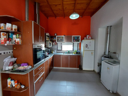 Vendo Casa Con 3 Habitaciones Y Cochera