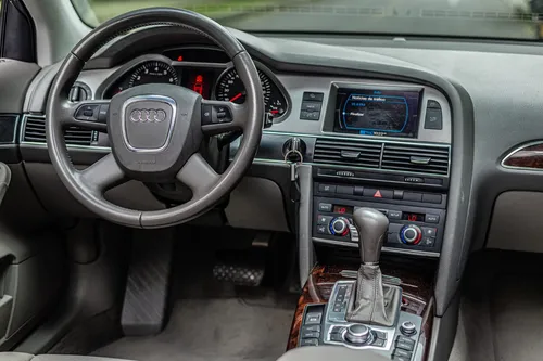 Audi A6 2.8 V6 Multitronic Lujo