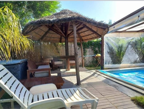 Casa Piscina Climatizada A 34 Grados, Con Cerramiento En Pvc. En Parque Del Plata