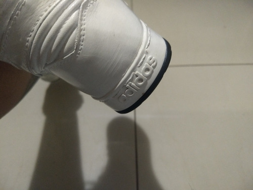 Tênis adidas Branco Couro