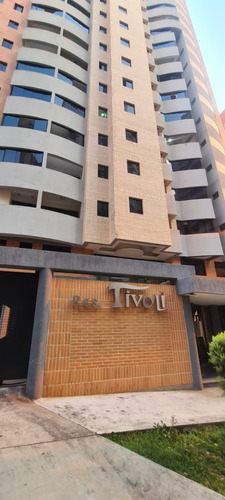 Apartamento En Res. Tivoli, Urb La Trigaleña Alta.