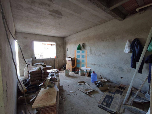 Sobrado Com Três Quartos Ampla Sala E Cozinha Prox. Ao Corpo De Bombeiros Do Sitio Cercado - So1233