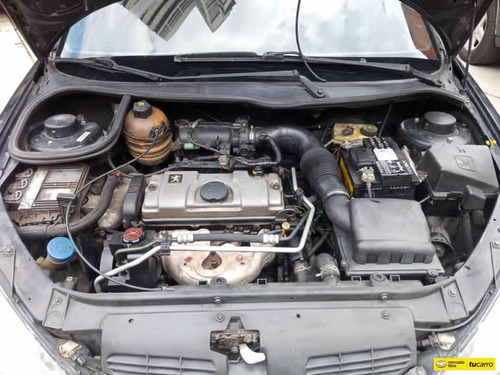 Peugeot 206 .