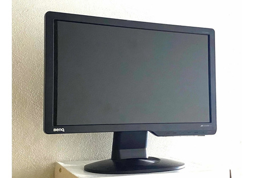 Monitor Benq Led 16 Pulgadas Vga + Cables Wide Screen Outlet Negro (Reacondicionado)