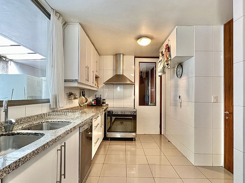 En Condominio Av Las Condes / La Dehesa