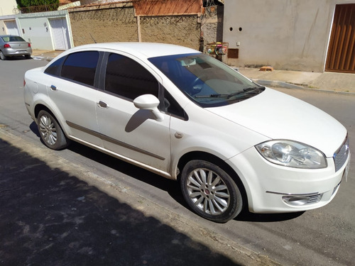Fiat Linea 1.8 Essence 2013 Branco Completo Ar Digital