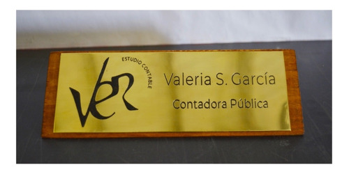 Imagen 4 de 7 de Placa Para Escritorio Mesa Estudio Logo Recepción Grabada.