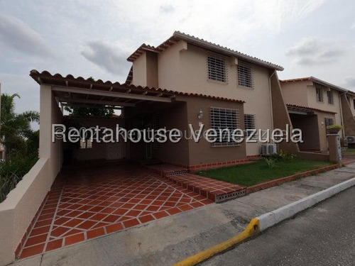 Dennymar, Alquila Espectacular Casa En La Av Intercomunal Cabudare, Amoblada Con Agradables Espacios, Con Todos Los Servicios Basicos Operativos Concepto Abierto B5a10919