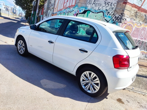 Imagen 5 de 12 de Volkswagen Gol Trend 2019 1.6 Trendline 101cv