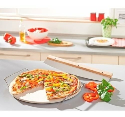 Imagen 1 de 2 de Set Redondo Para Pizza Con Cortante Creámica Leifheit