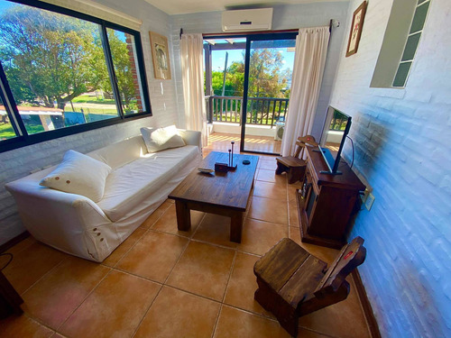 Alquiler Casa A Metros Del Mar Solymar